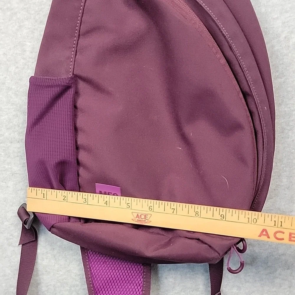 Mountain Equipment Co-op MEC Pod‎ Sling Pack in Purple Padded Travel Hiking